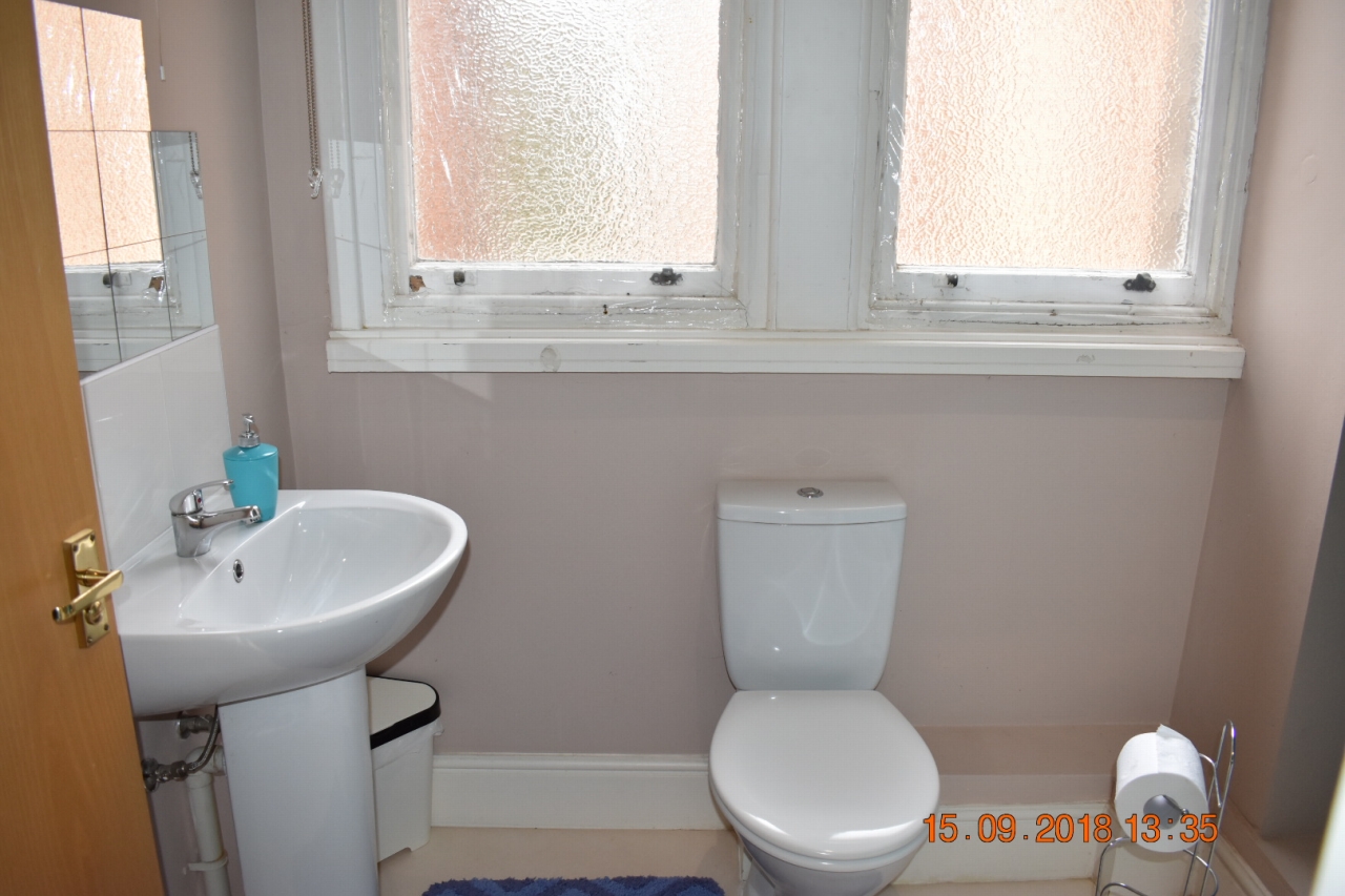 2 bedroom apartment flat/apartment SSTC in Leicester - Photograph 18.