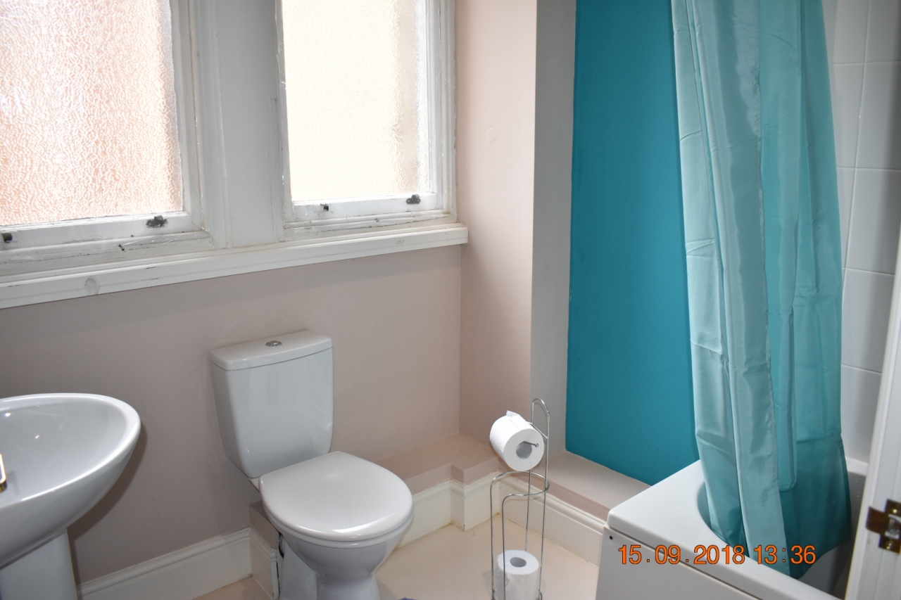 2 bedroom apartment flat/apartment SSTC in Leicester - Photograph 19.