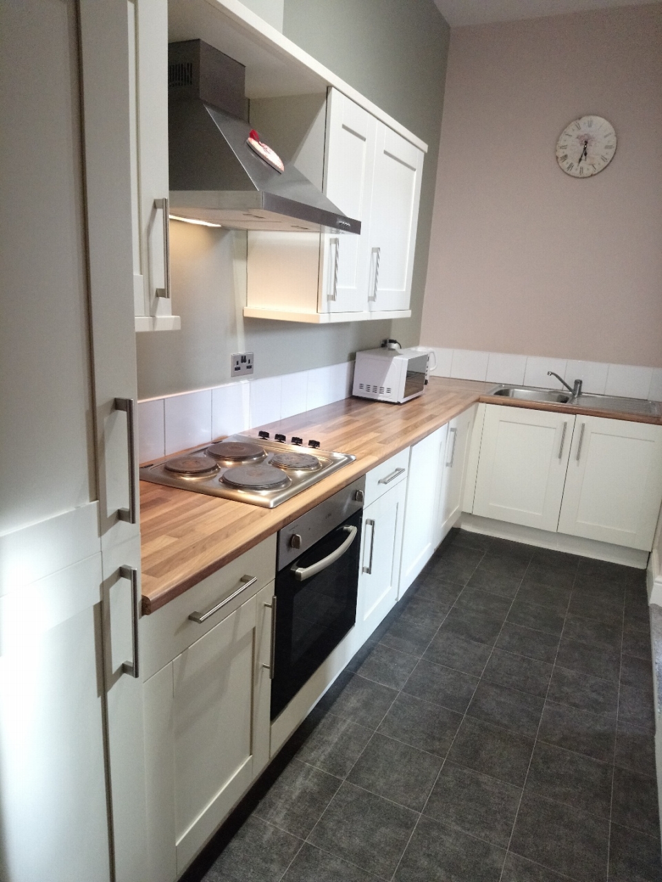2 bedroom apartment flat/apartment SSTC in Leicester - Photograph 11.