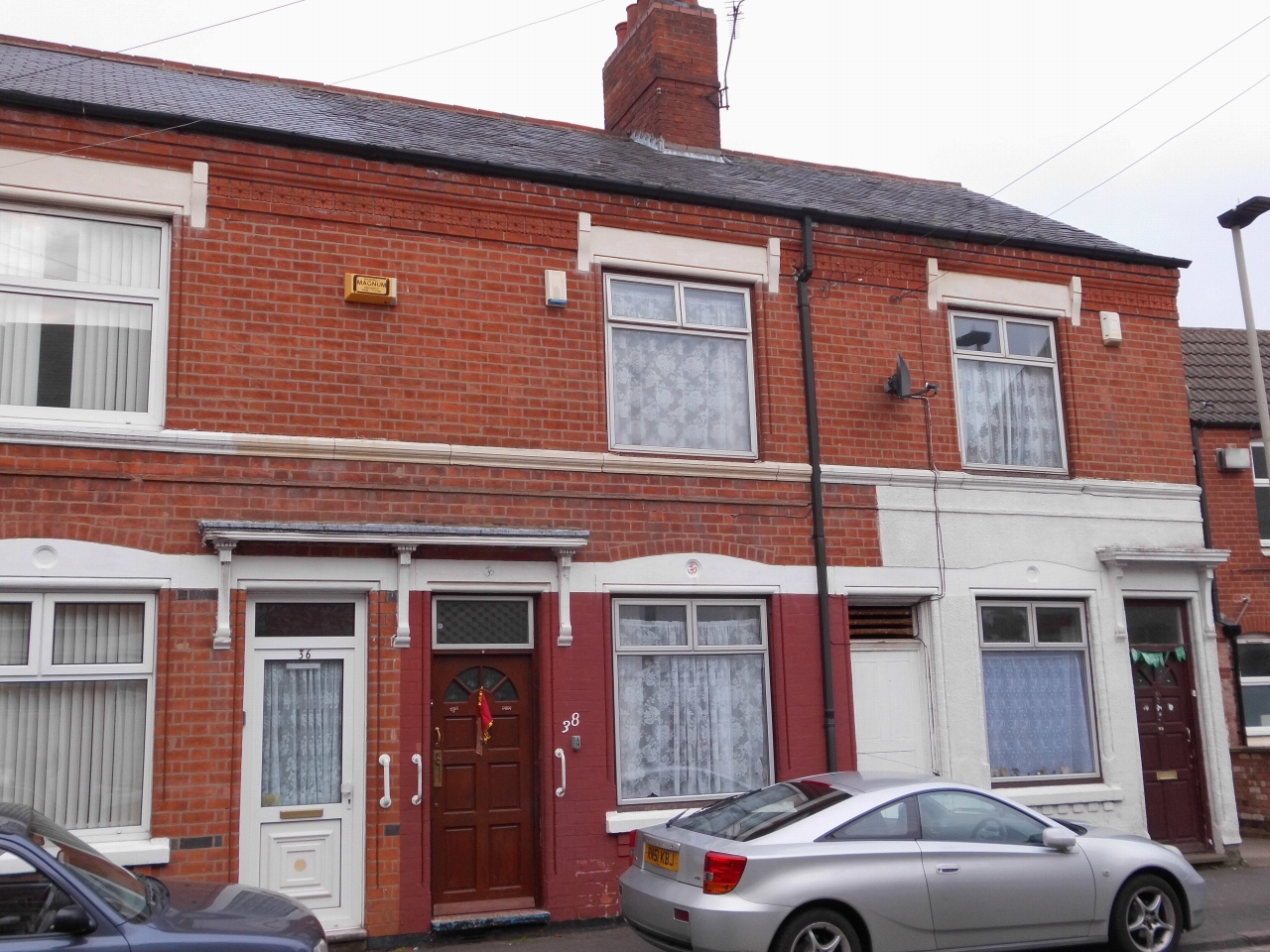 3 bedroom mid terraced house SSTC in Leicester - Photograph 1.