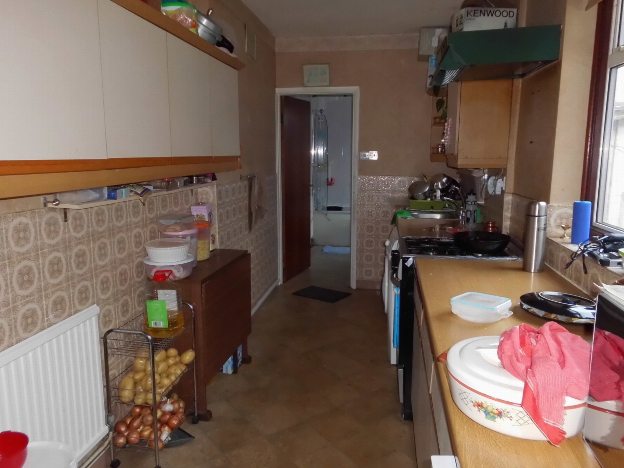 3 bedroom mid terraced house SSTC in Leicester - Photograph 5.