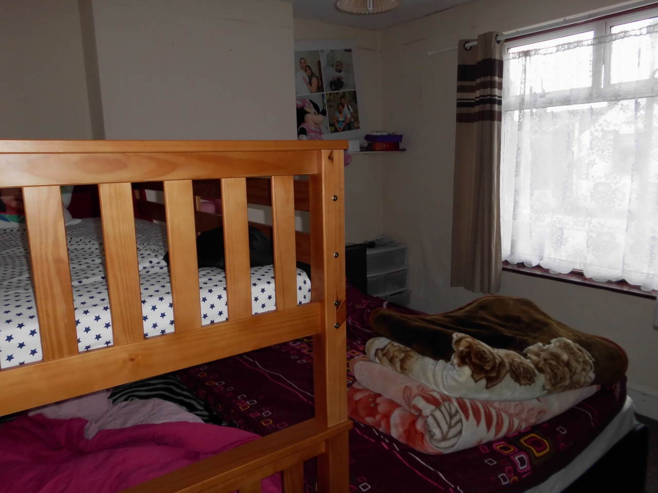 3 bedroom mid terraced house SSTC in Leicester - Photograph 6.