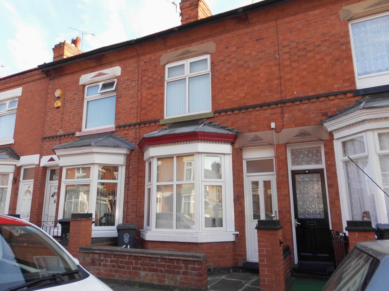 3 bedroom mid terraced house SSTC in Leicester - Photograph 1.