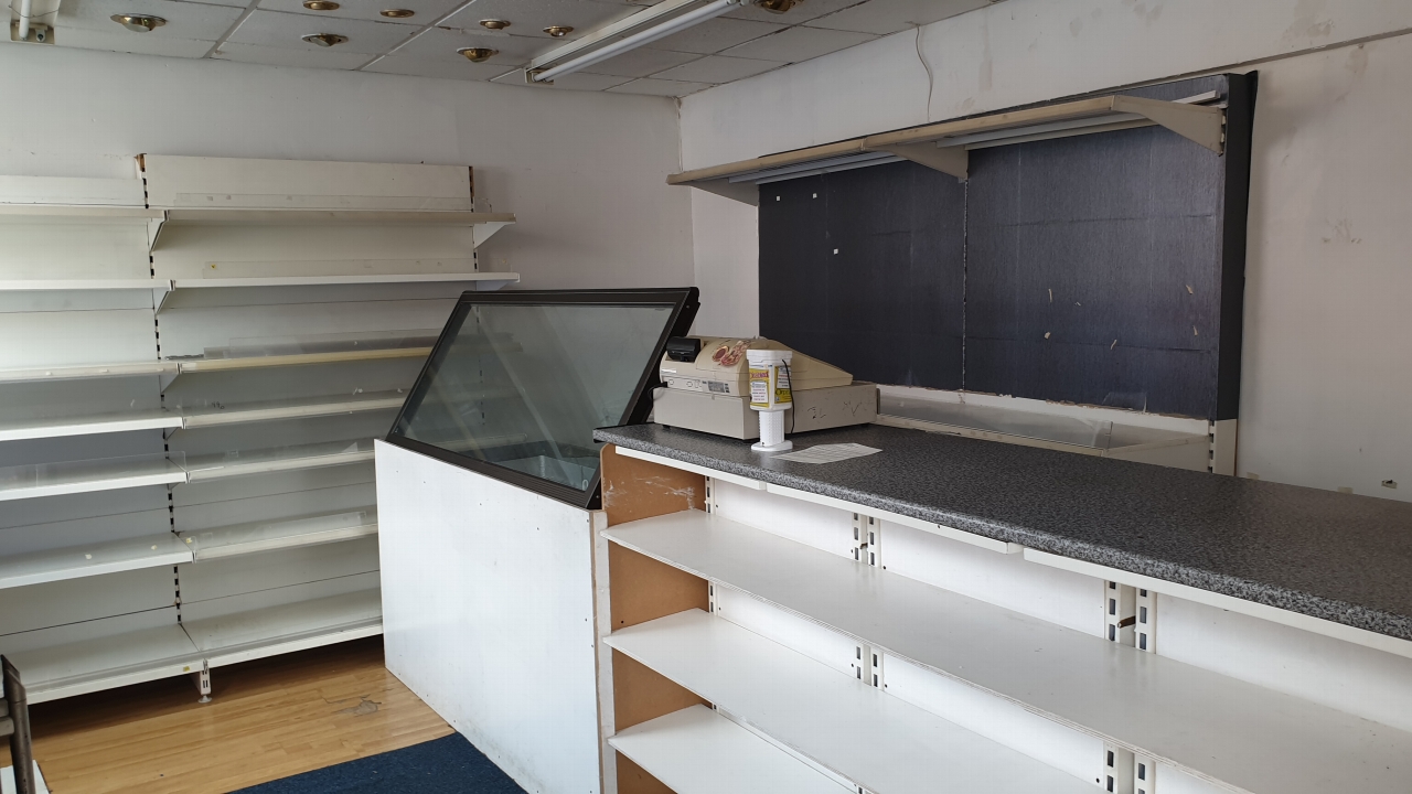 4 bedroom end terraced house SSTC in Leicester - Photograph 4.