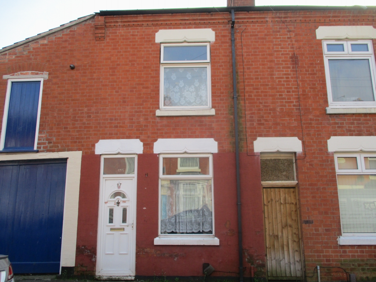 2 bedroom mid terraced house SSTC in Leicester - Photograph 1.