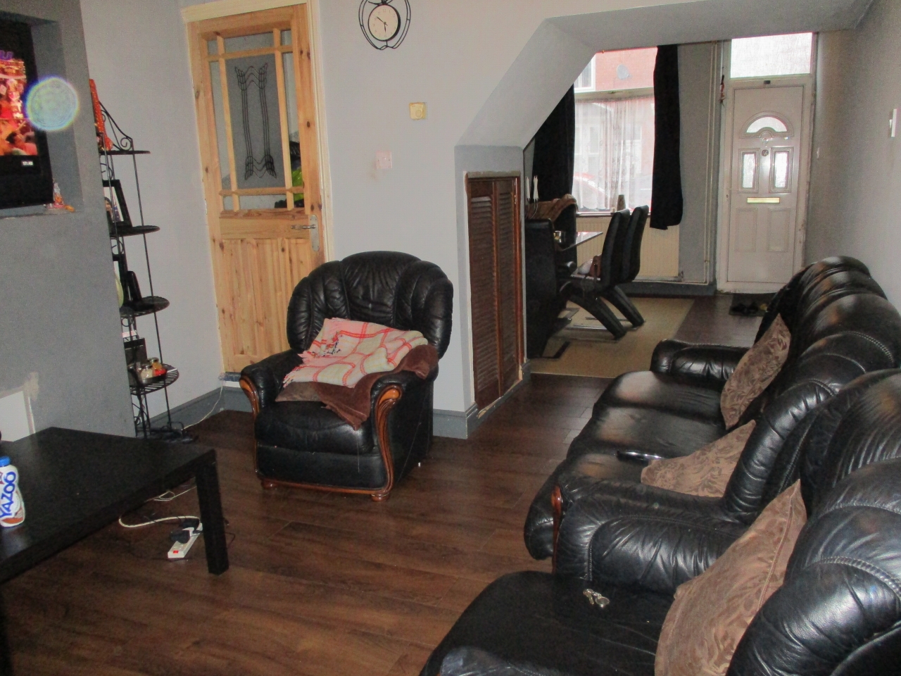 2 bedroom mid terraced house SSTC in Leicester - Photograph 4.