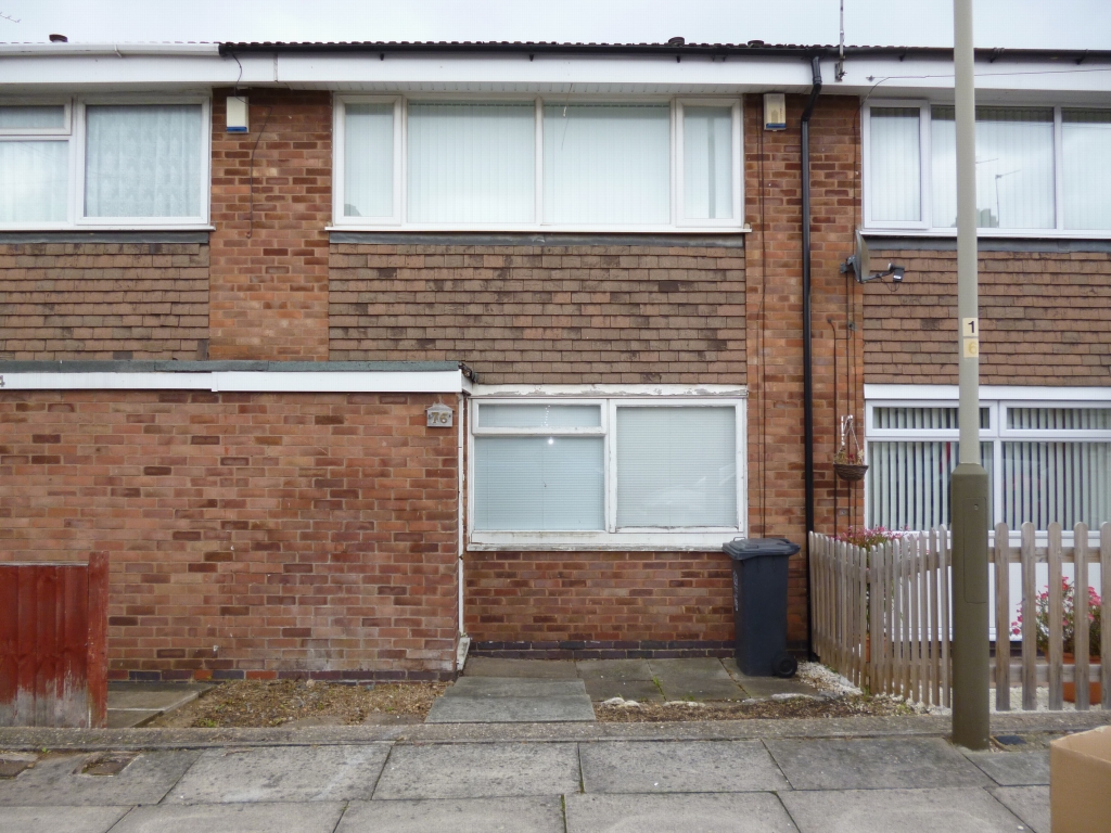 2 bedroom mid terraced house SSTC in Leicester - Photograph 1.