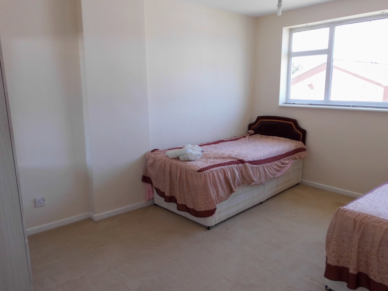 3 bedroom barn conversion house SSTC in Leicester - Photograph 7.