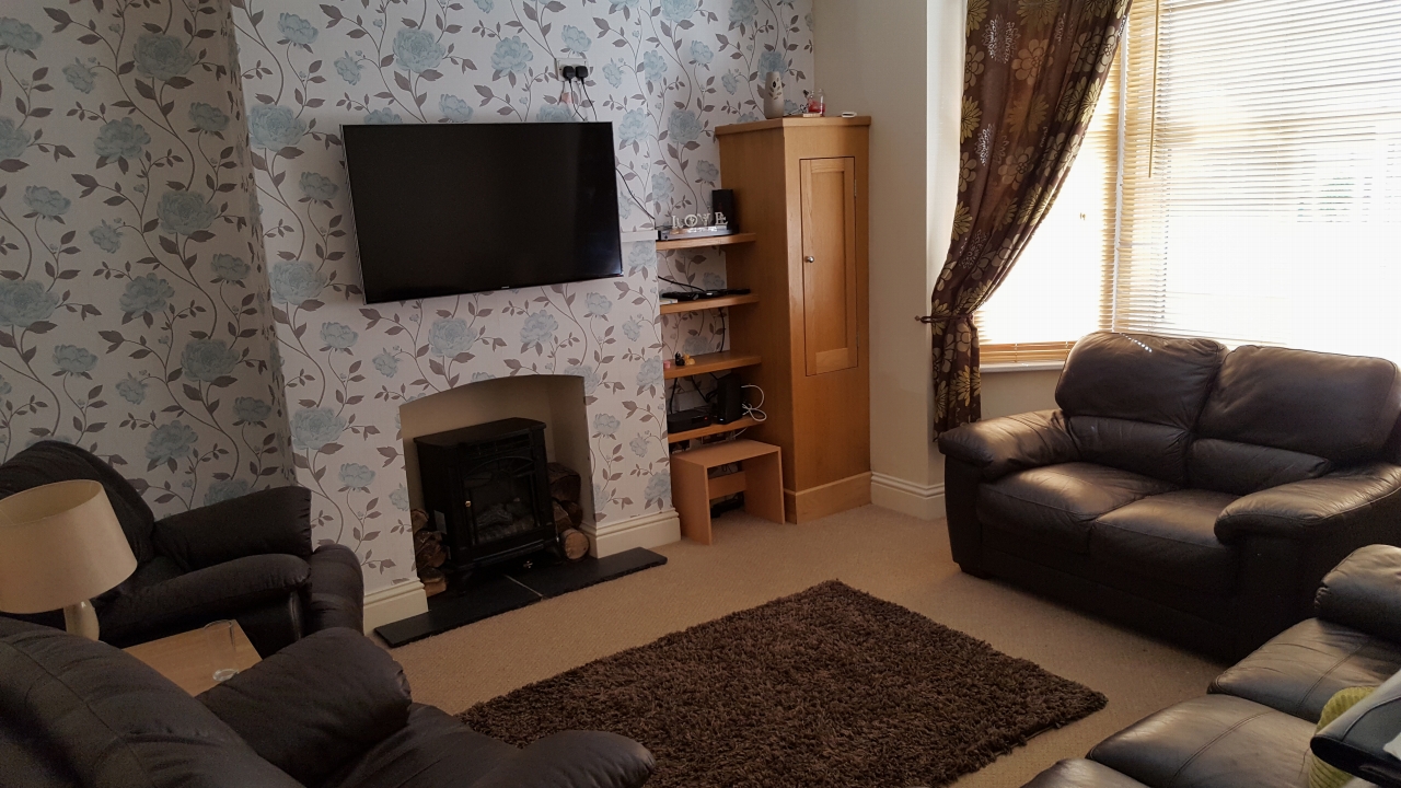 3 bedroom barn conversion house SSTC in Leicester - Photograph 2.