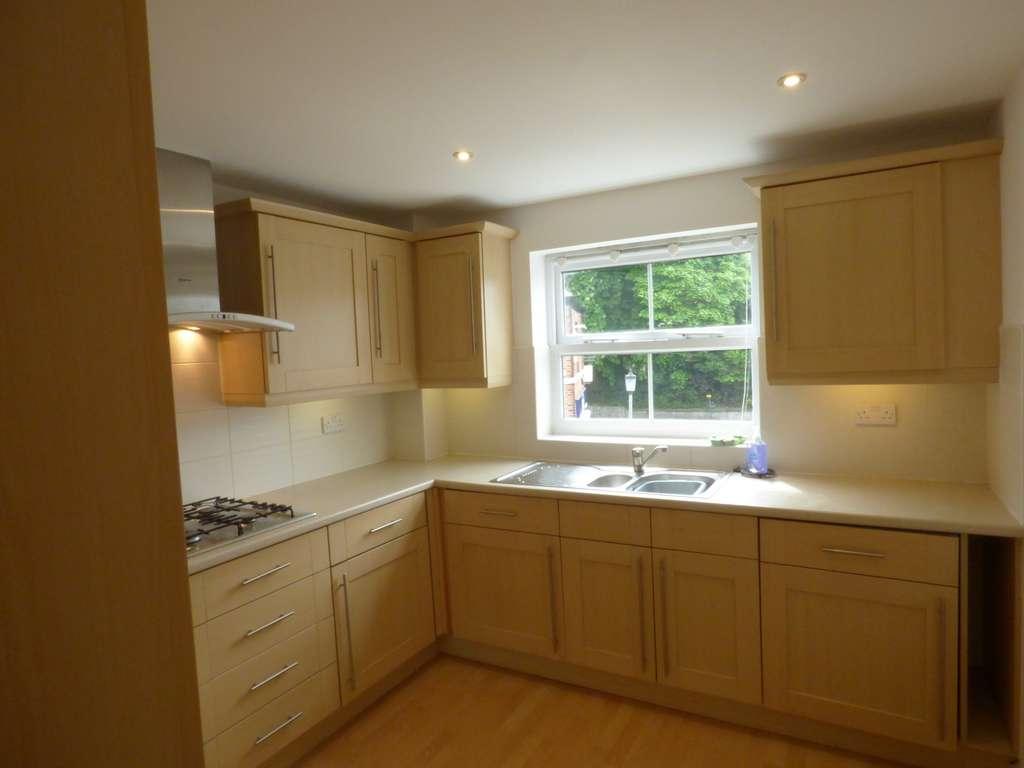 2 Bed Apartment Flat/apartment For Sale - Photograph 13