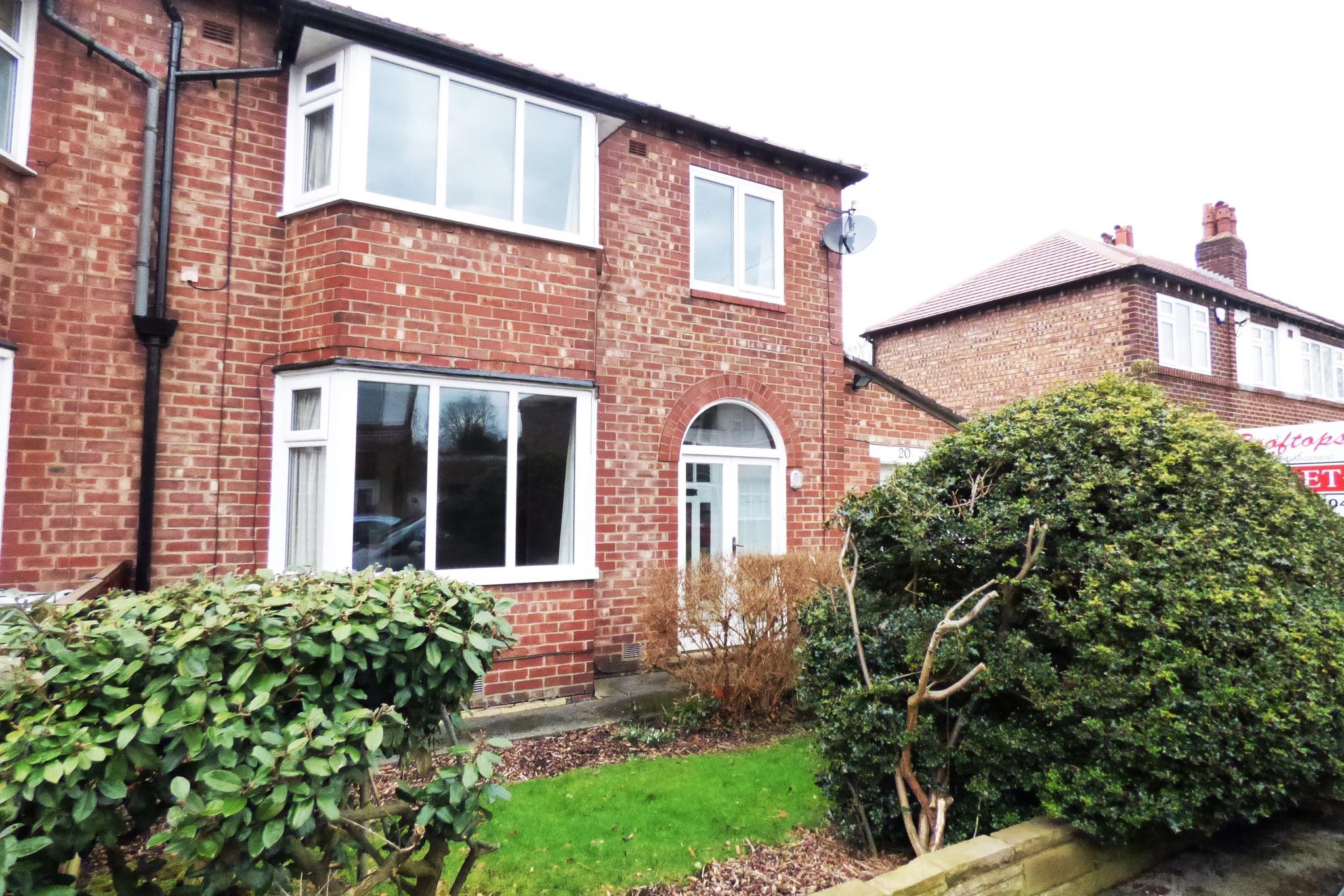 3 Bed Semi-detached House For Sale - Photograph 1