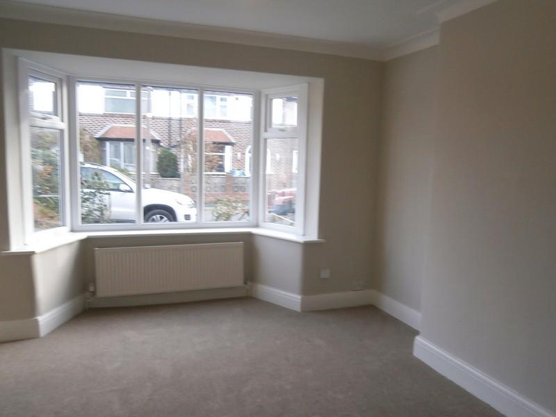 3 Bed Semi-detached House For Sale - Photograph 4