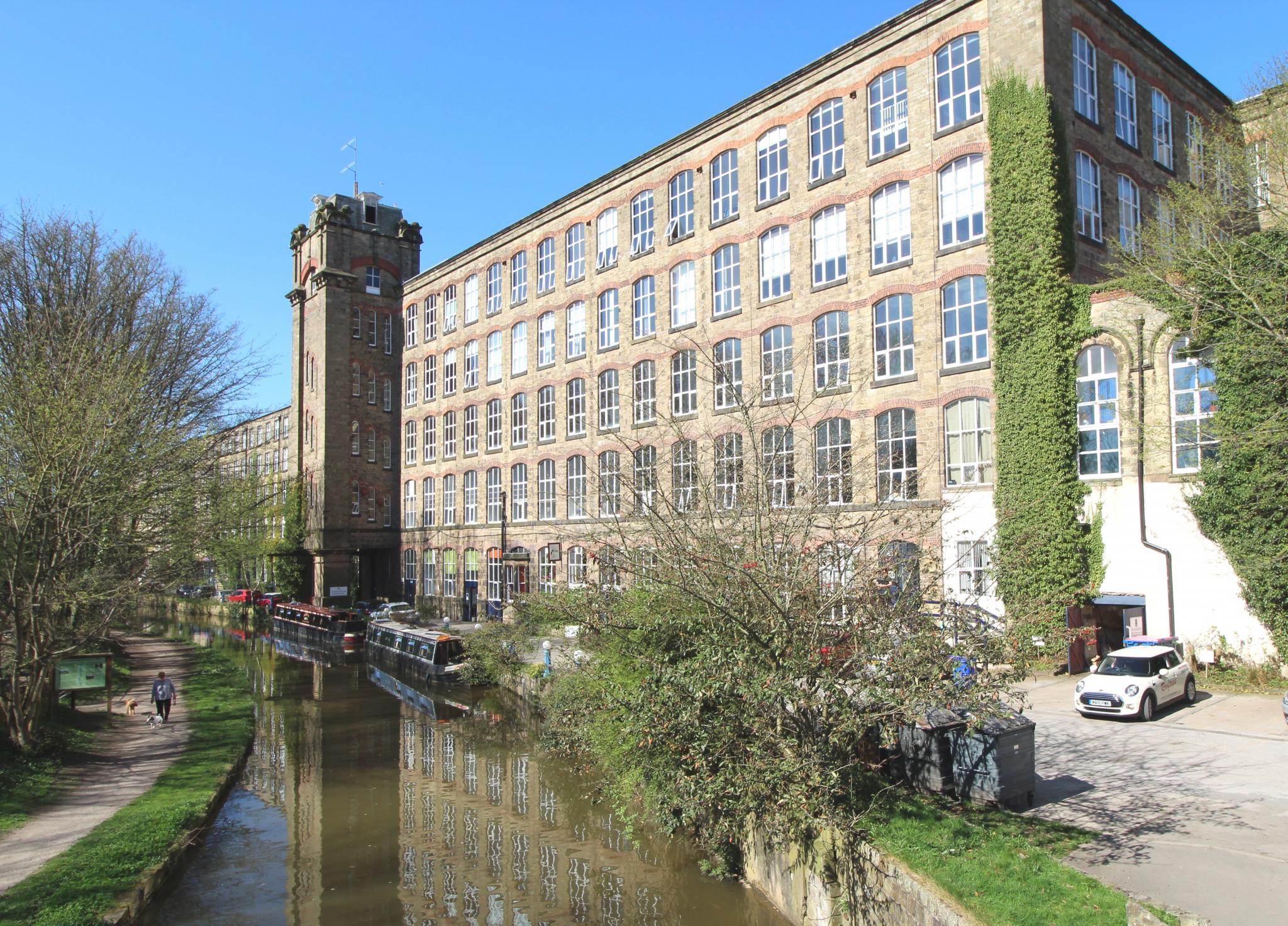 3 Bed Apartment Flat/apartment For Sale - Photograph 1