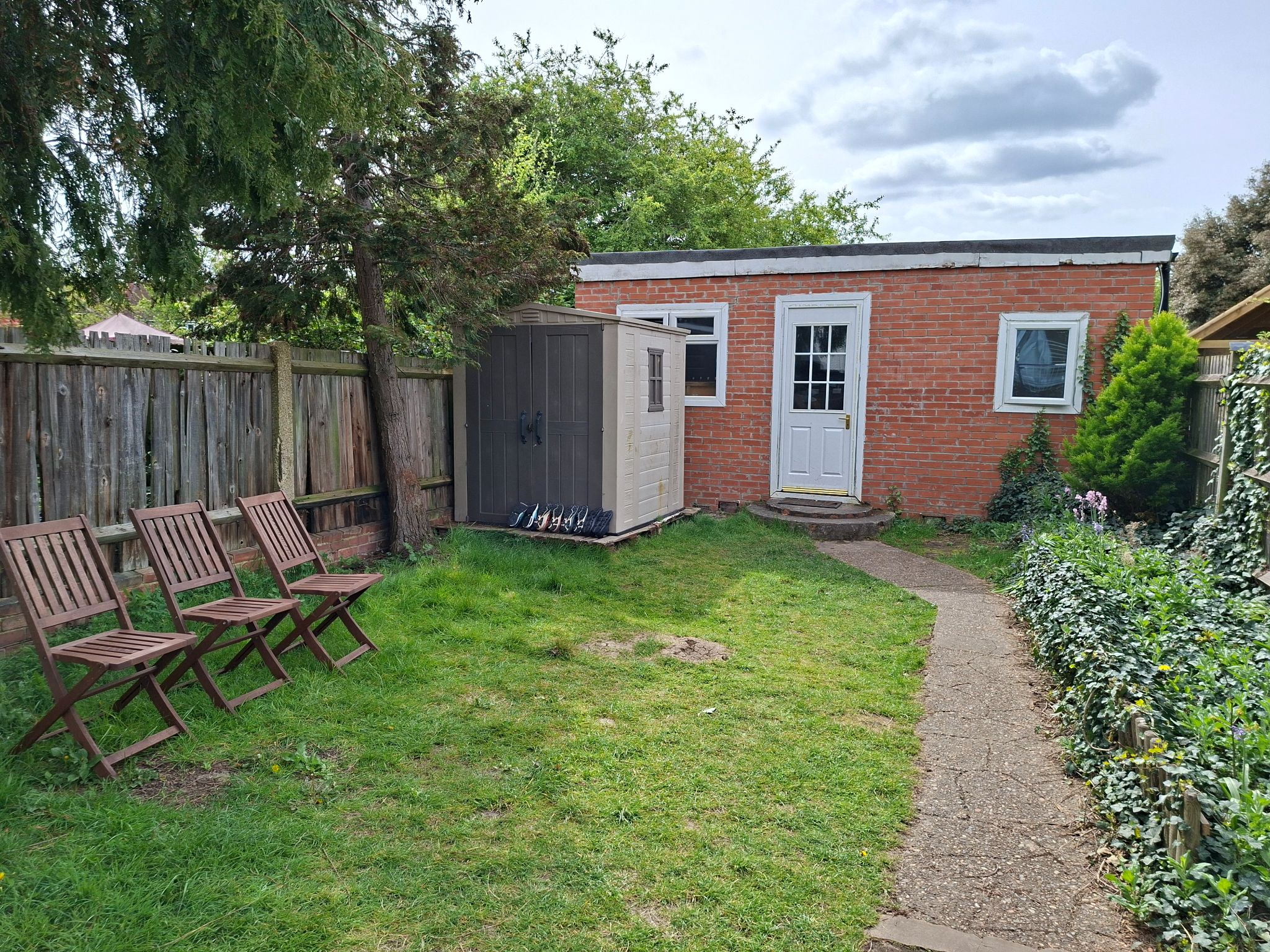 3 bedroom end terraced house To Let in New Malden - Photograph 11