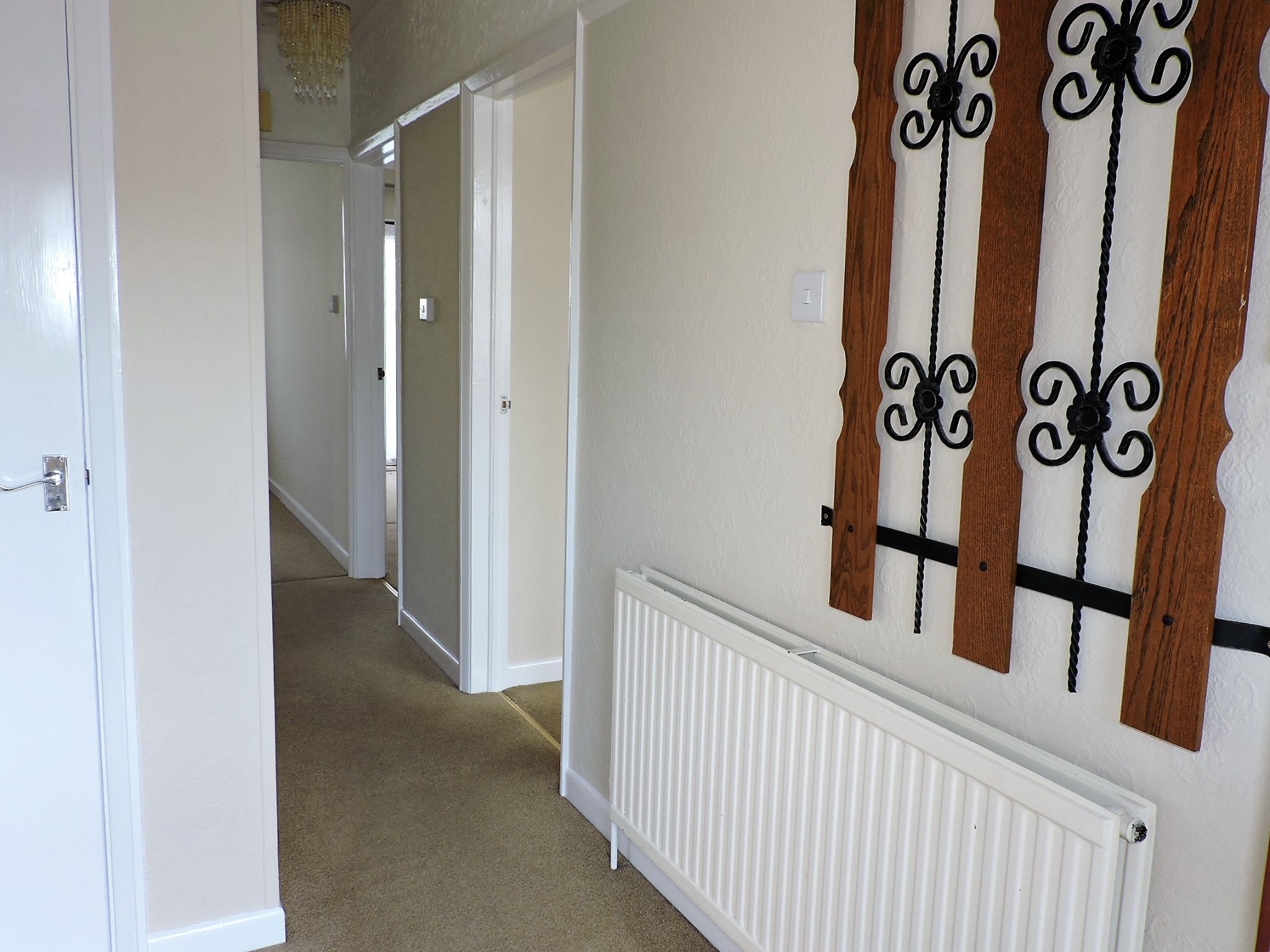 2 bedroom semi-detached bungalow To Let in Epsom - Photograph 11