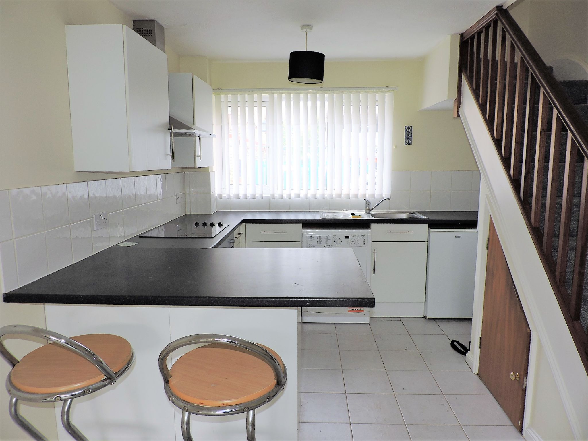 1 bedroom mid terraced house To Let in New Malden - Photograph 5