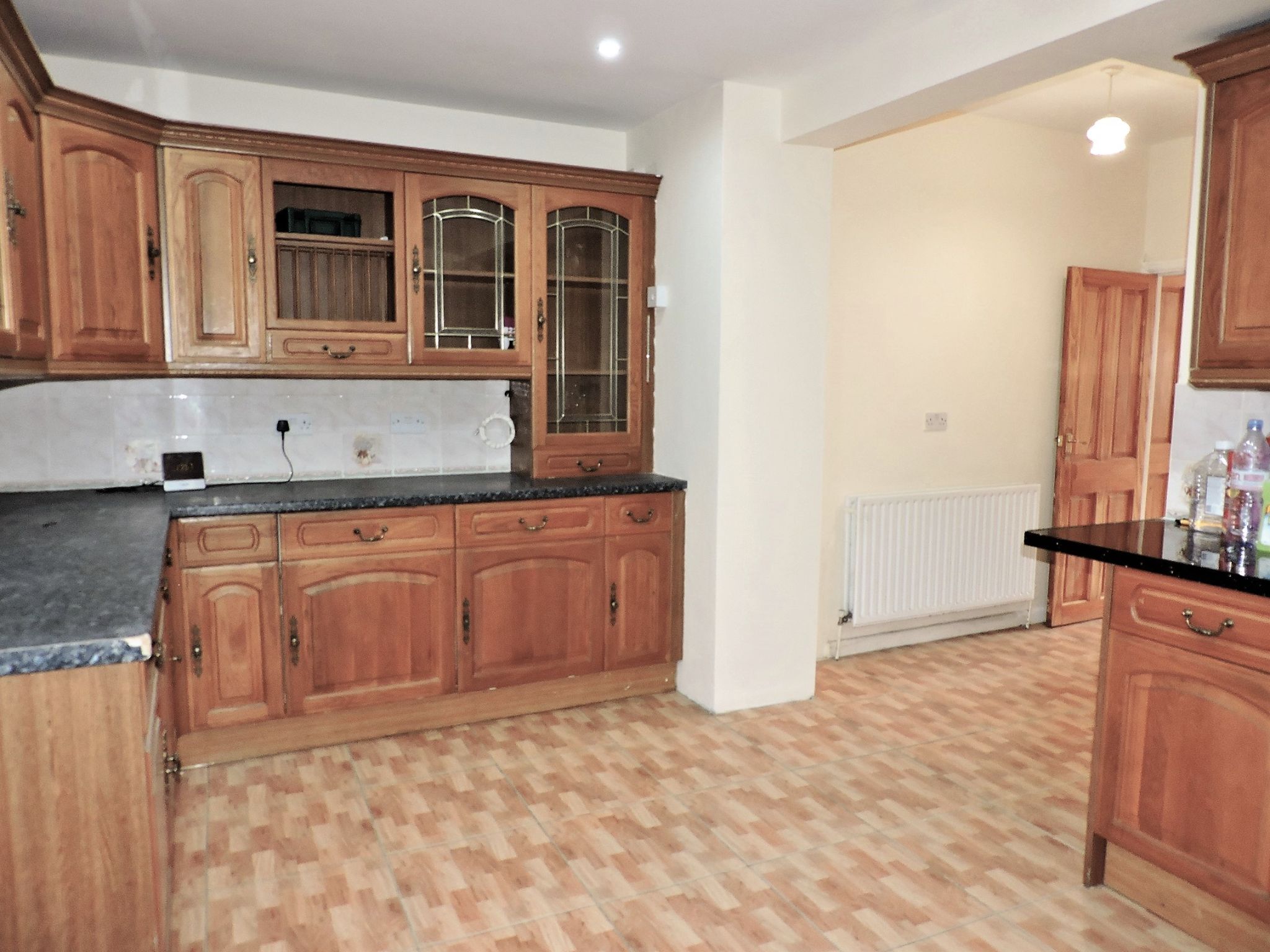 4 bedroom semi-detached house To Let in New Malden - Photograph 8