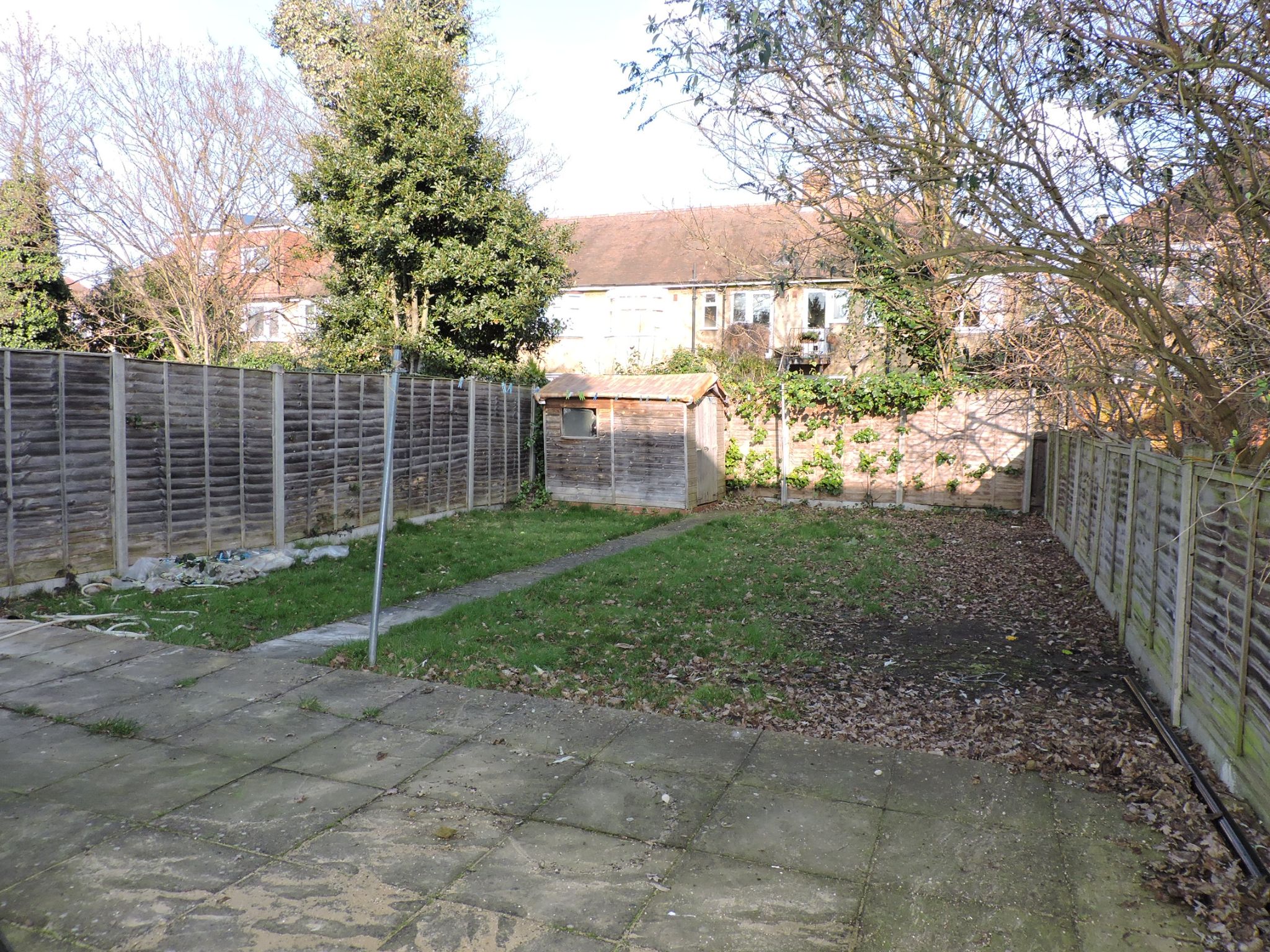 4 bedroom semi-detached house To Let in New Malden - Photograph 17