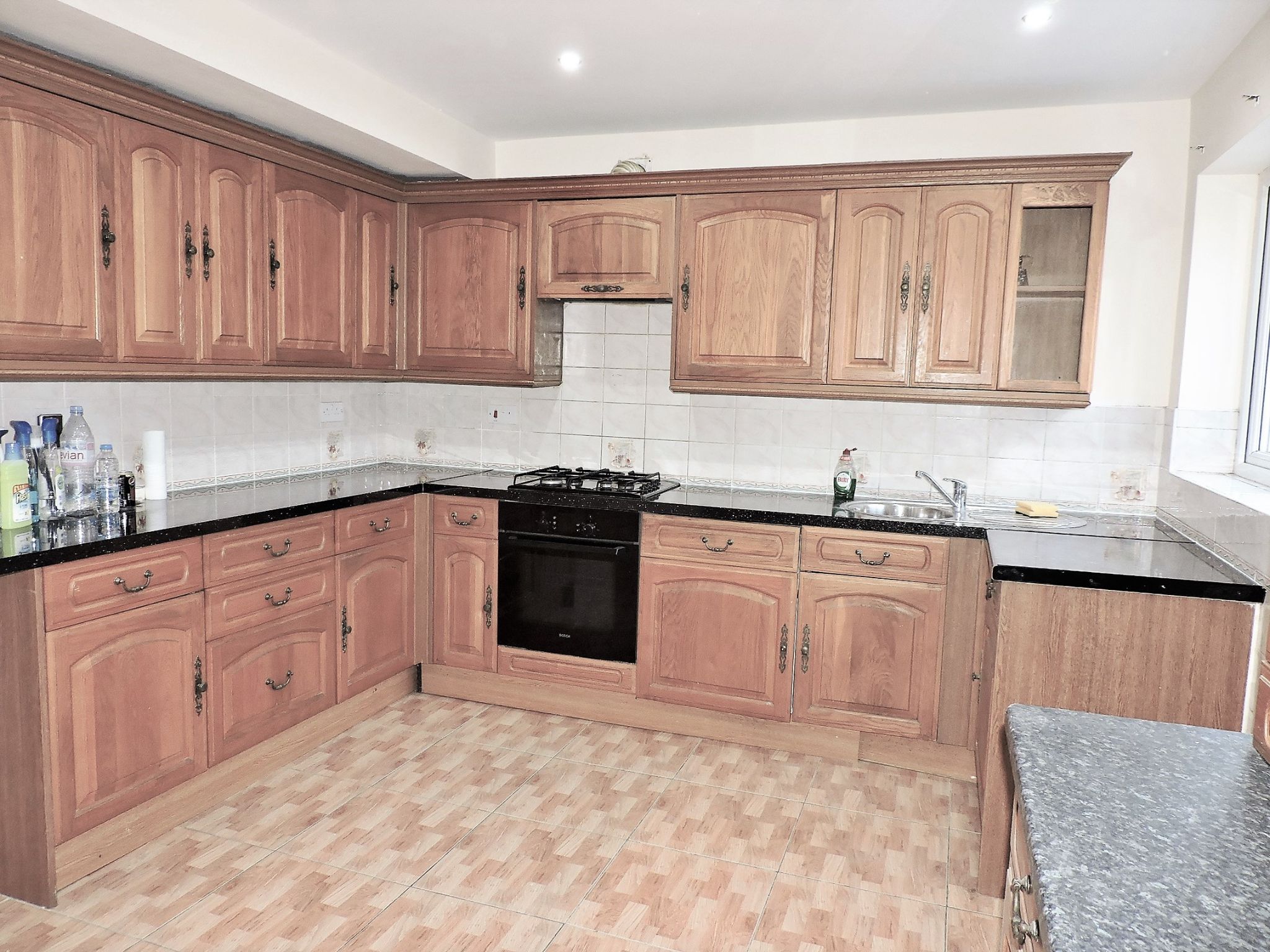 4 bedroom semi-detached house To Let in New Malden - Photograph 7