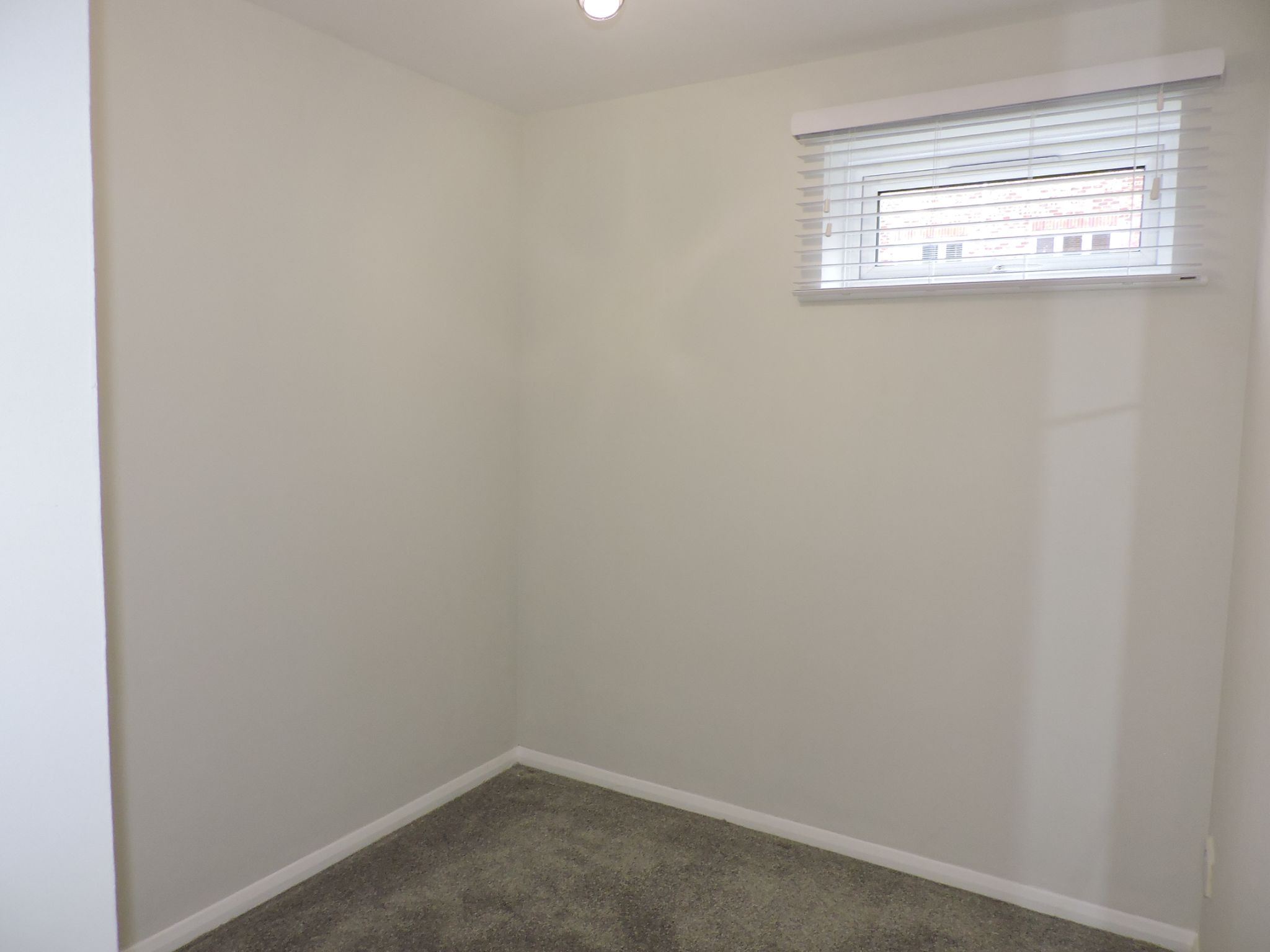 1 bedroom flat flat/apartment To Let in Worcester Park - Photograph 10
