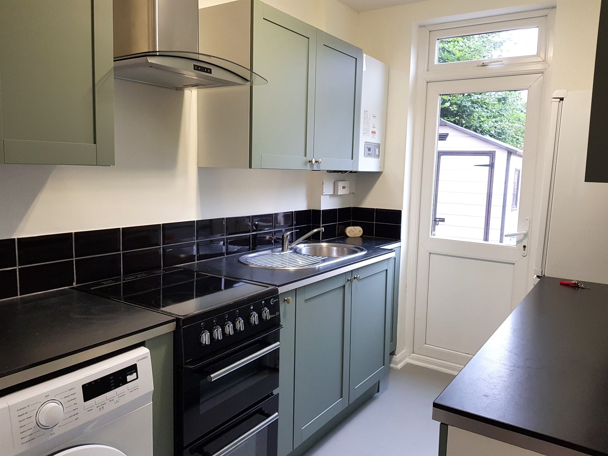 3 bedroom end terraced house Let Agreed in New Malden - Photograph 15