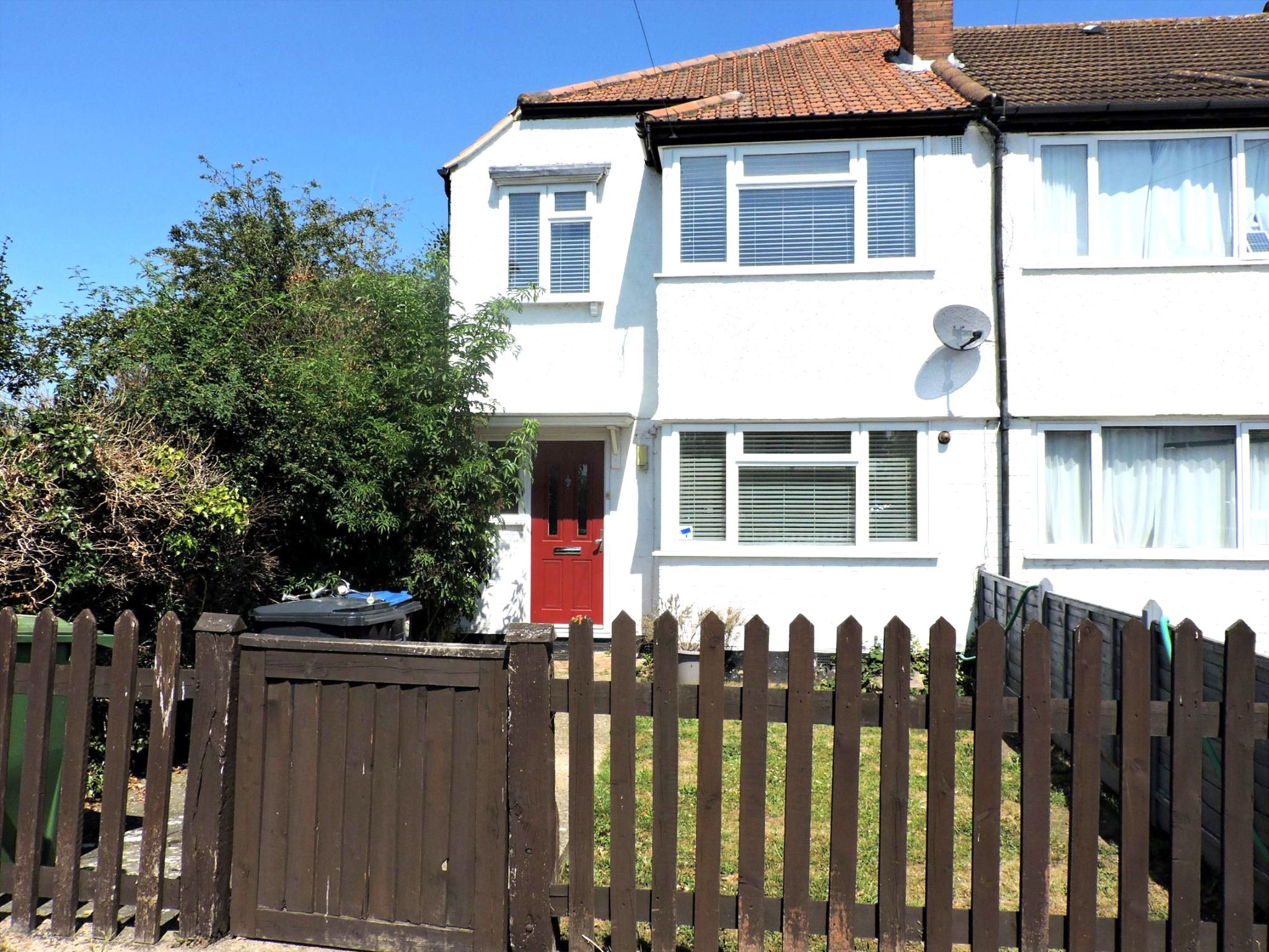 3 bedroom end terraced house To Let in New Malden - Property photograph