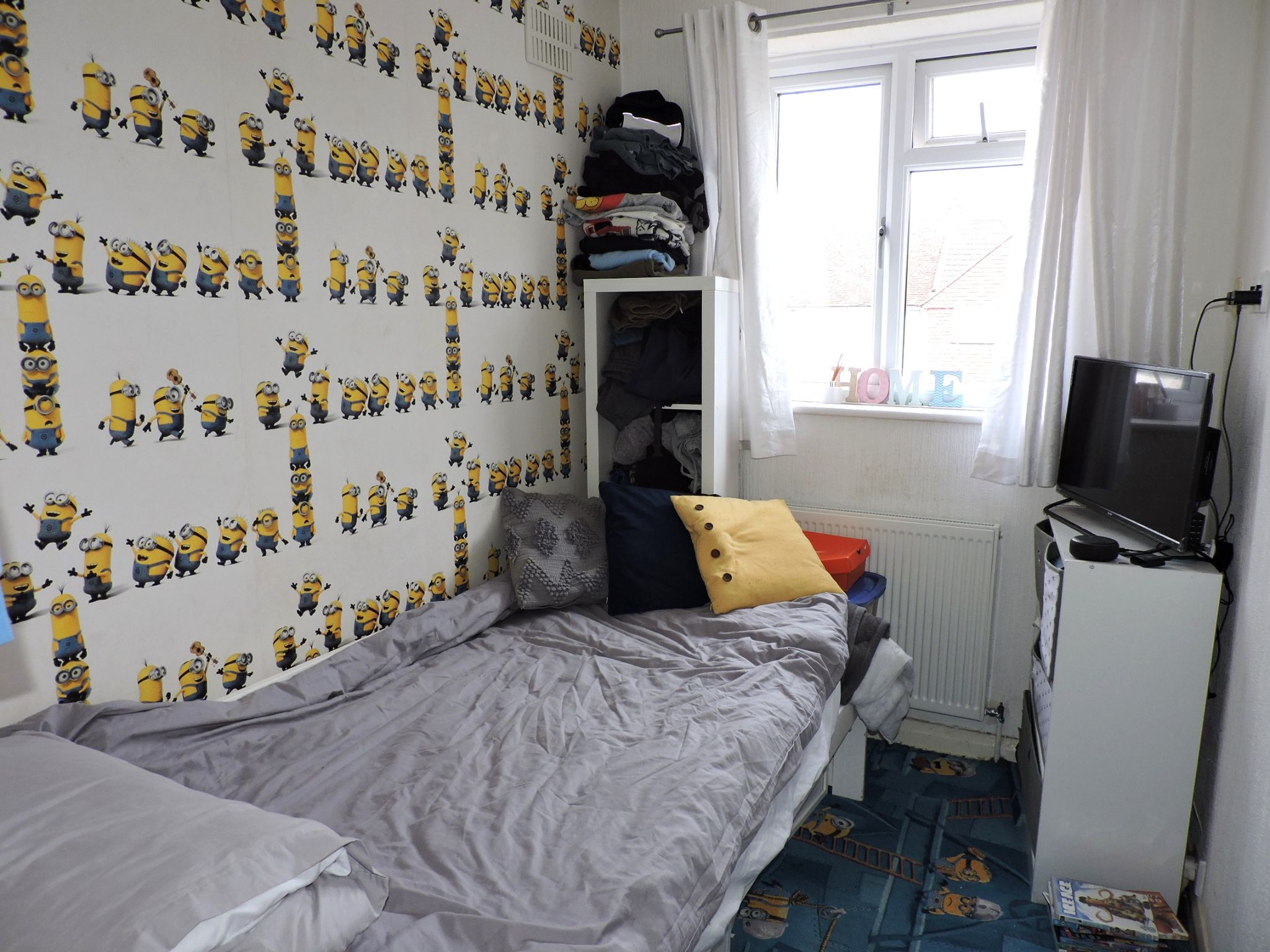 3 bedroom end terraced house For Sale in Chessington - Photograph 11