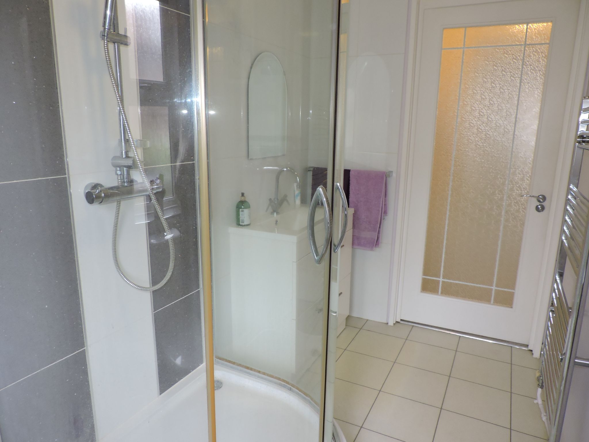 1 bedroom ground floor maisonette flat/apartment For Sale in New Malden - Photograph 14