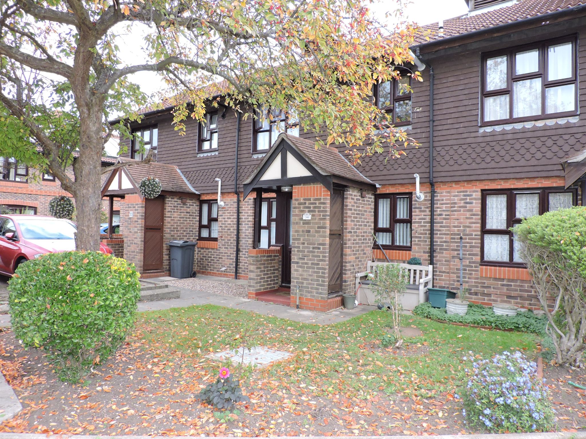 1 bedroom ground floor maisonette flat/apartment For Sale in New Malden - Photograph 17