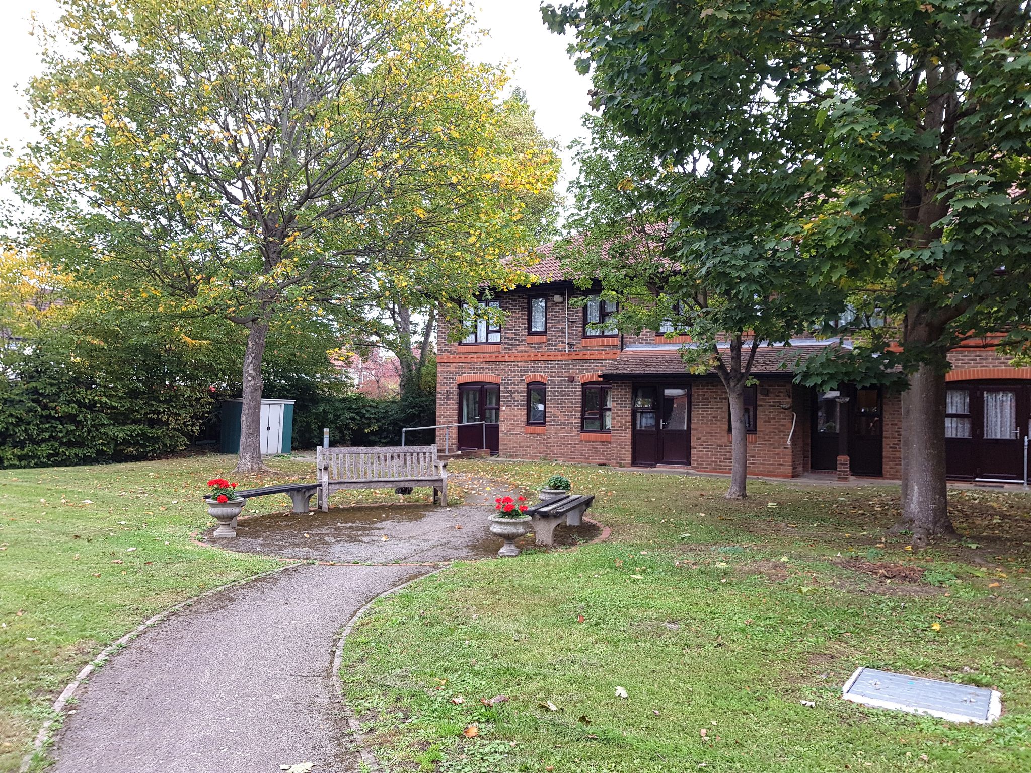 1 bedroom ground floor maisonette flat/apartment For Sale in New Malden - Photograph 15
