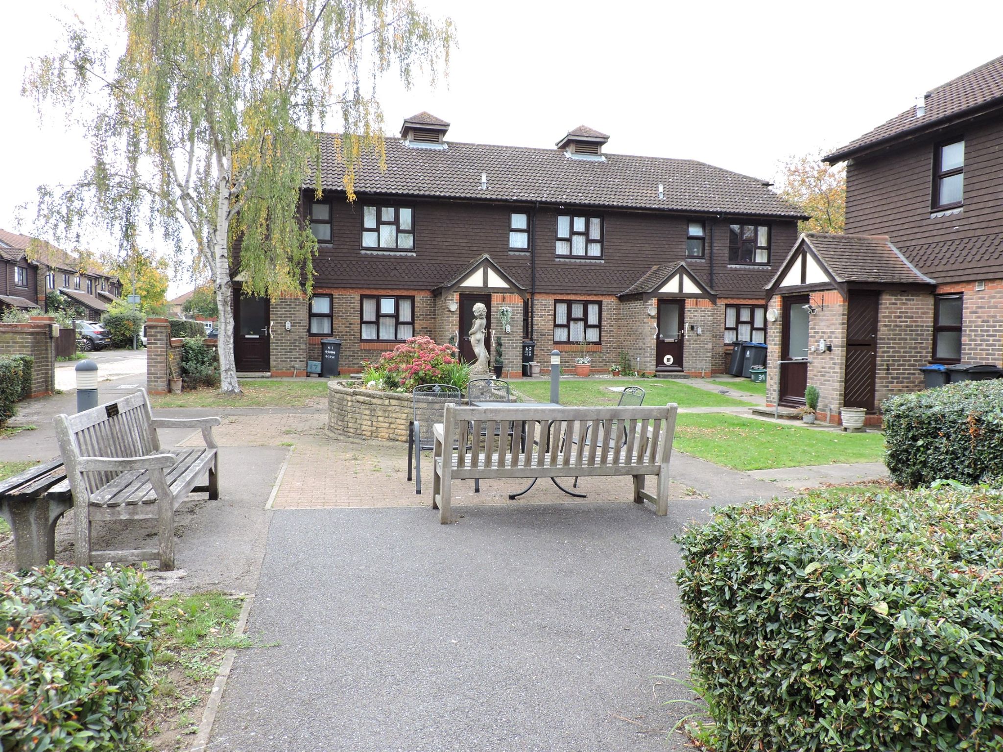 1 bedroom ground floor maisonette flat/apartment For Sale in New Malden - Photograph 16