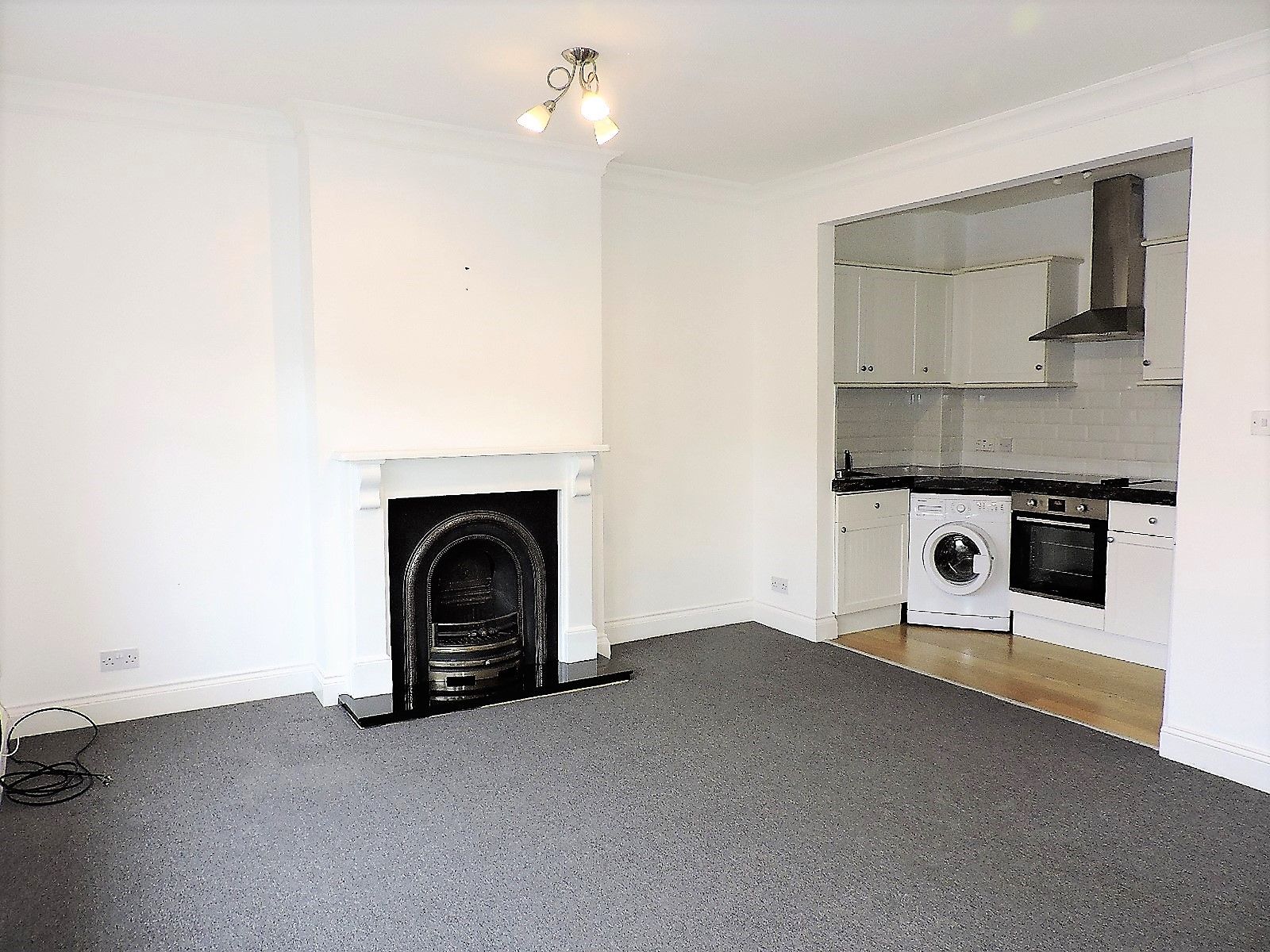 1 bedroom flat flat/apartment To Let in New Malden - Photograph 3