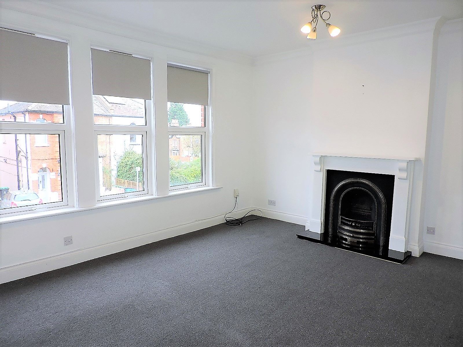 1 bedroom flat flat/apartment To Let in New Malden - Photograph 2