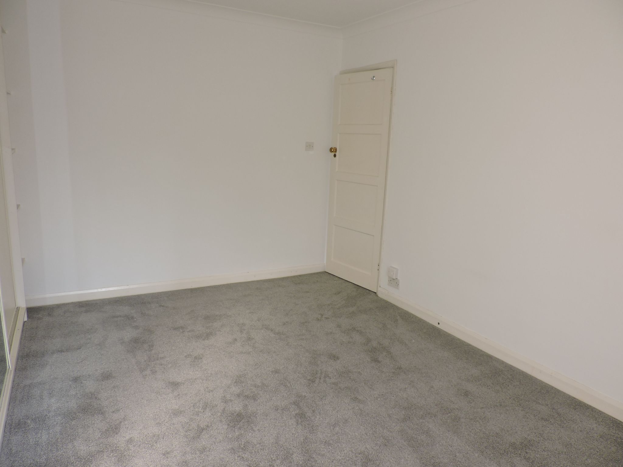 1 bedroom flat flat/apartment To Let in Kingston Upon Thames - Photograph 9