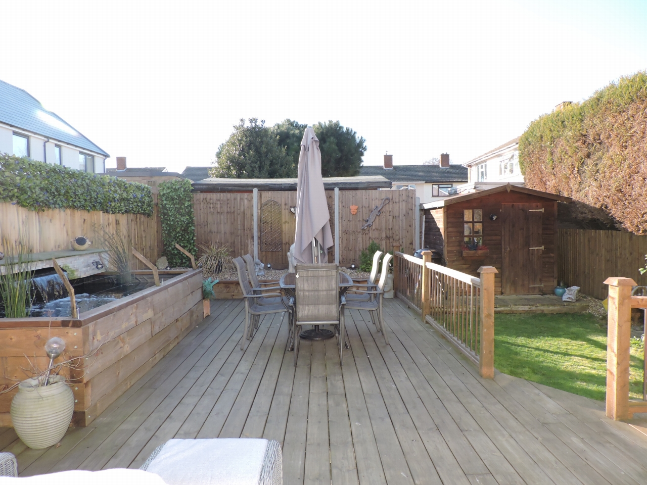 4 bedroom semi-detached house For Sale in Epsom - Photograph 14