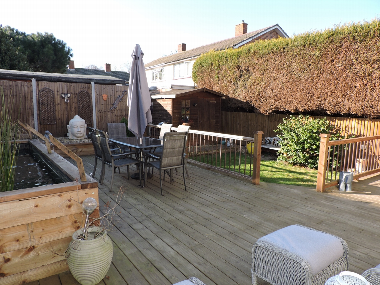 4 bedroom semi-detached house For Sale in Epsom - Photograph 15