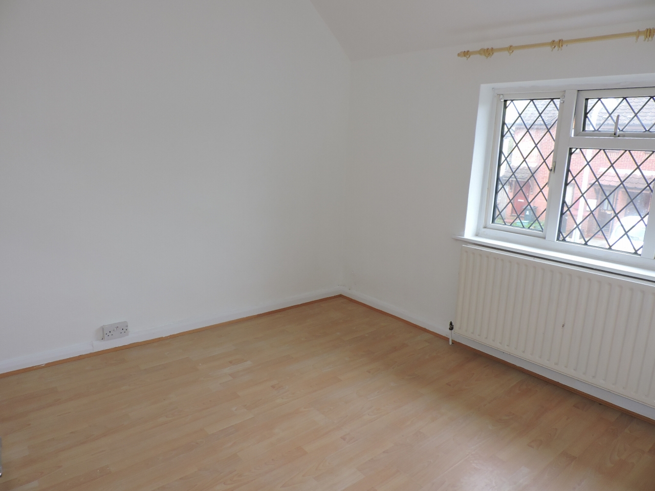 3 bedroom apartment flat/apartment To Let in Kingston Upon Thames - Photograph 5