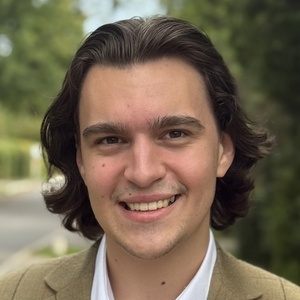 Photo of Jonathan Saunders