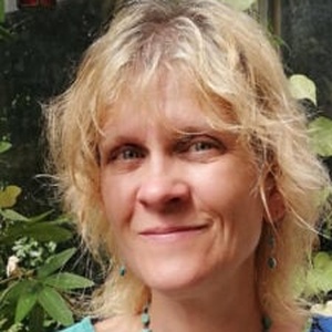 Photo of Rachel Roberts