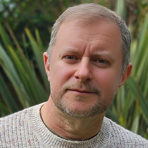 Photo of Gary Farmer