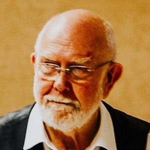 Photo of Andrew MacDonald