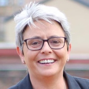 Photo of Annie Wells