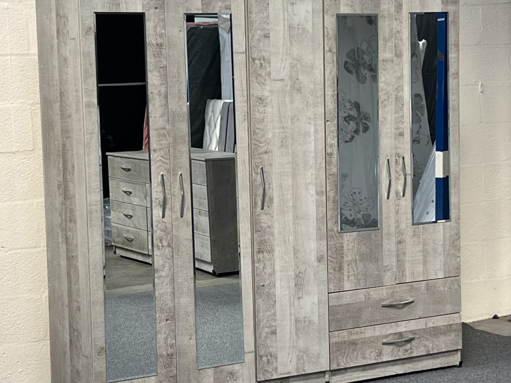 5-door wardrobe option w mirrors.jpg
