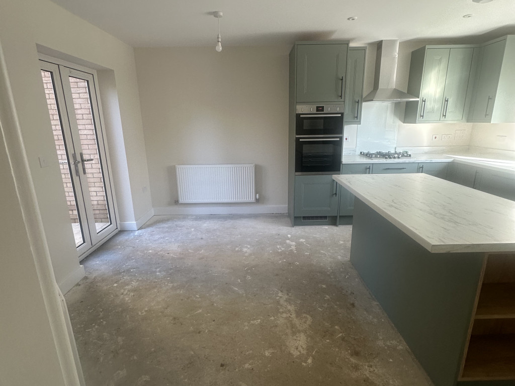 Unfurnished kitchen before professional staging – Home Counties property