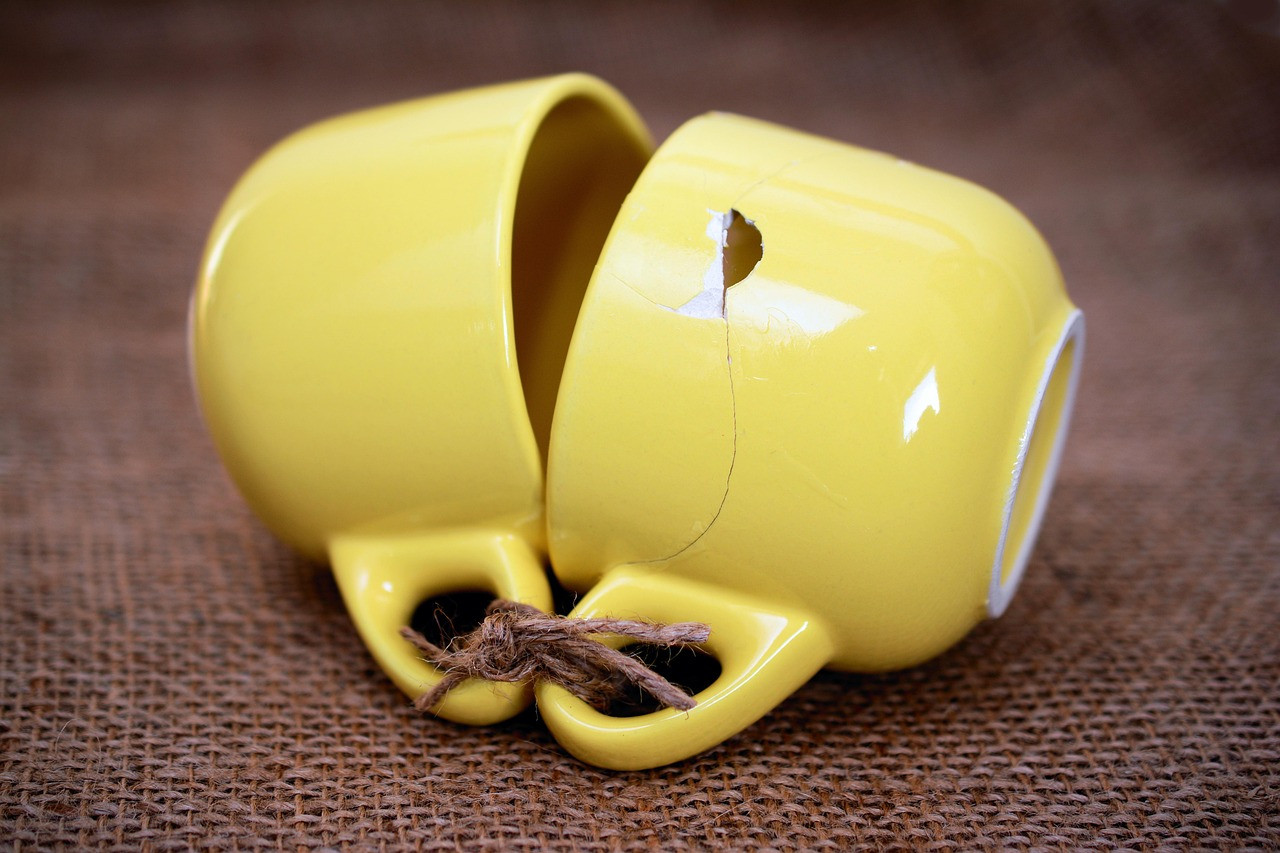 connection - cups-4802578_1280.jpg