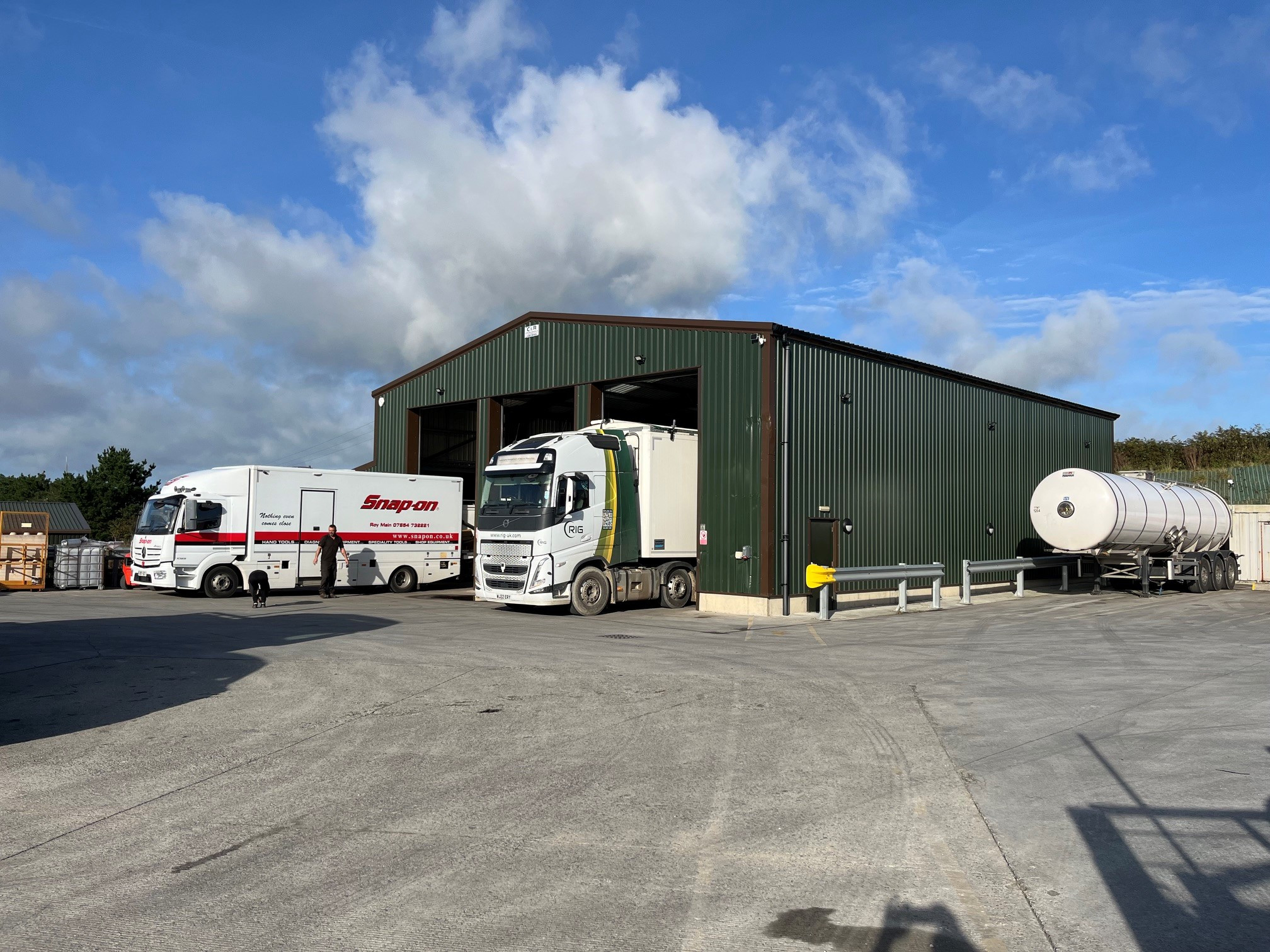 Workshop Forecourt Mitchell 2.jpg