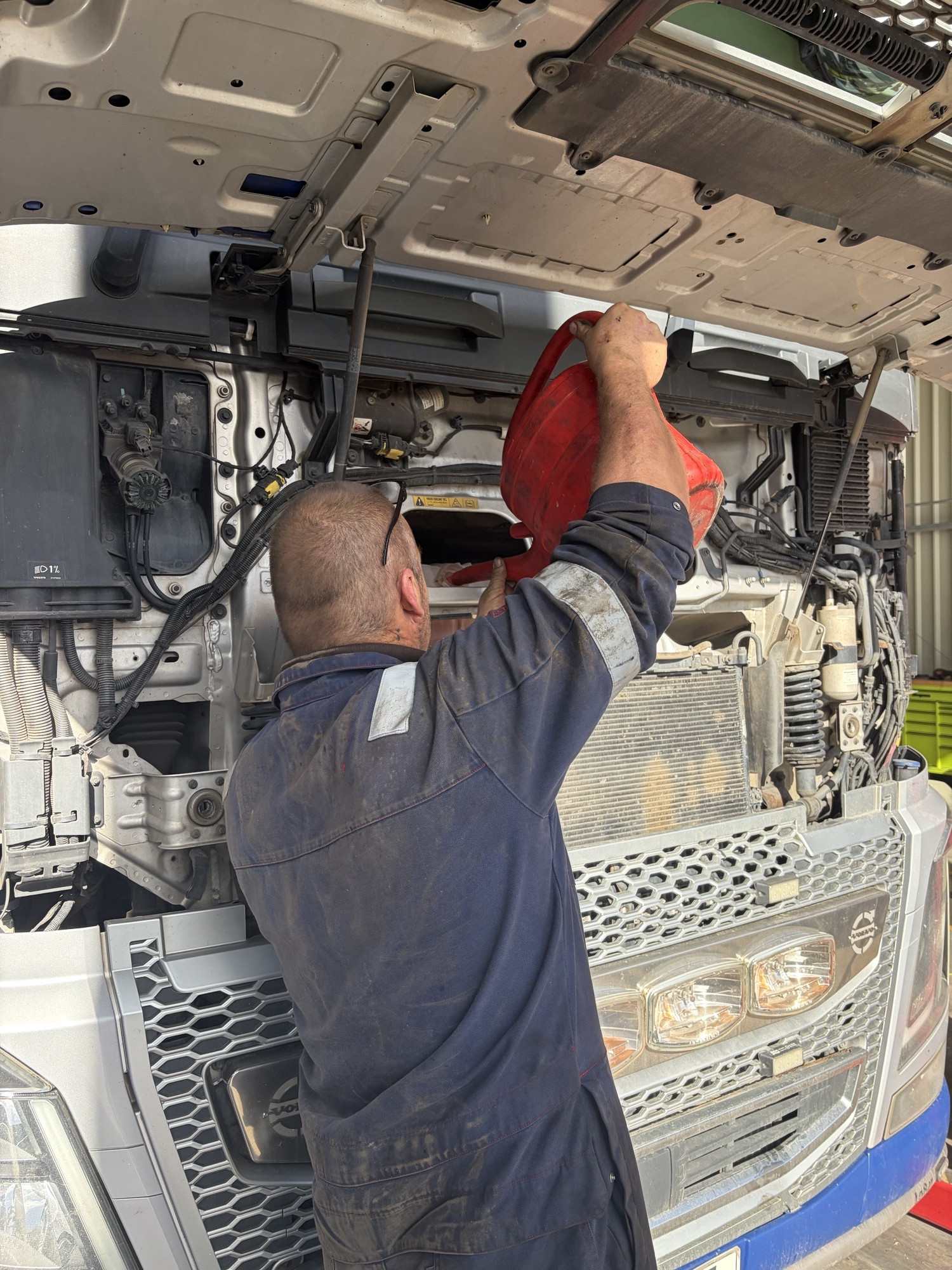 Replacing Oil on a Tractor unit.jpeg