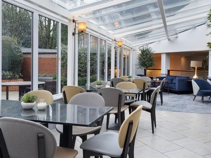 brew bar lounge.jpeg