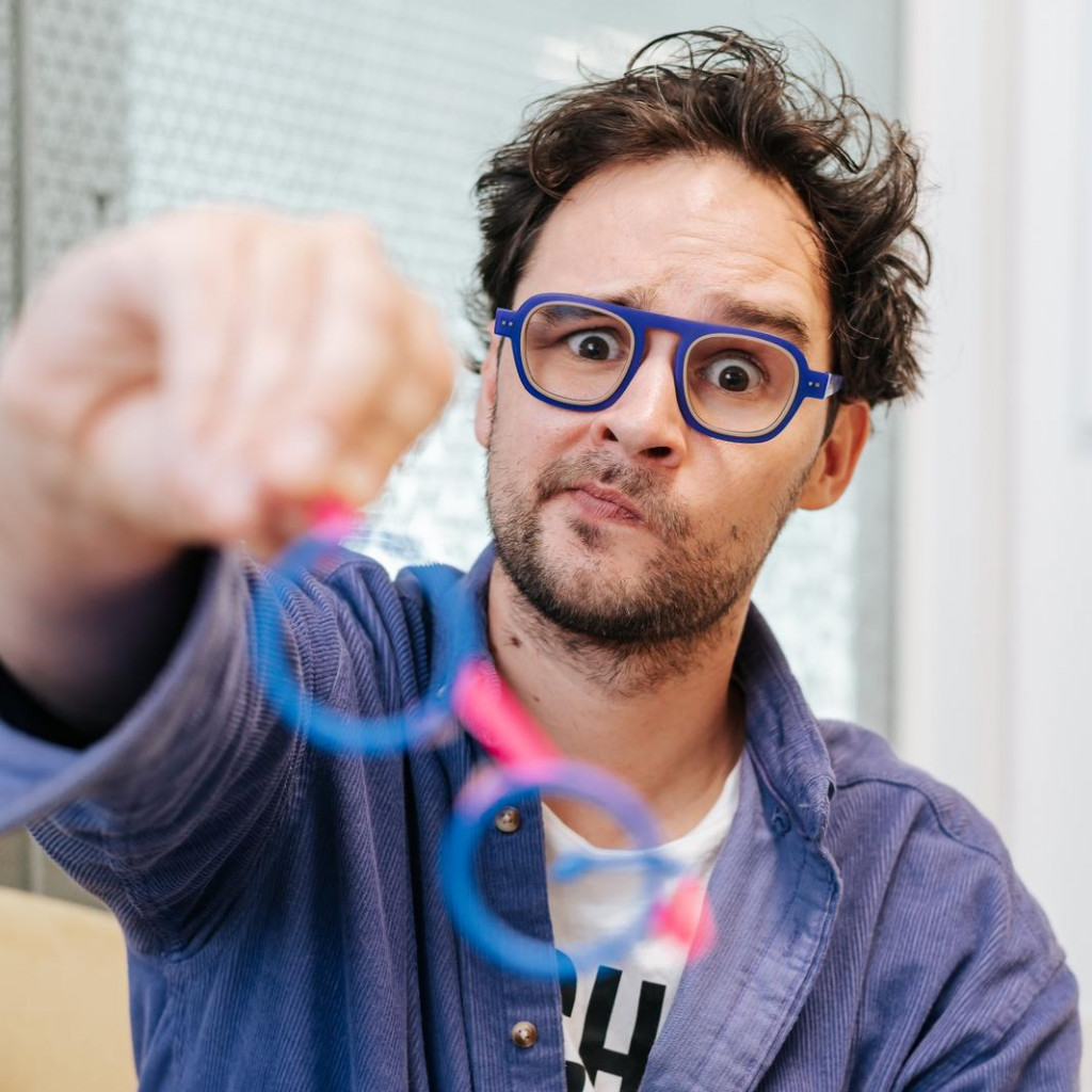 81B8B93A-B192-4965-B395-C970696498FF.jpg The Eyewear Stylist asks How do you know what glasses to choose?
