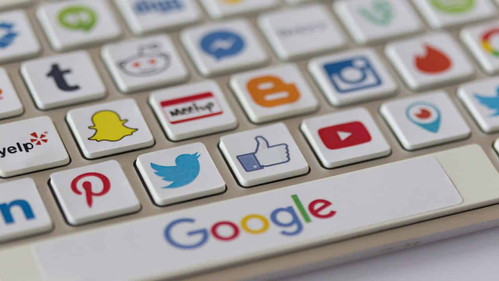 social-media-icons-on-a-keyboard.jpeg social-media-icons-on-a-keyboard.jpeg